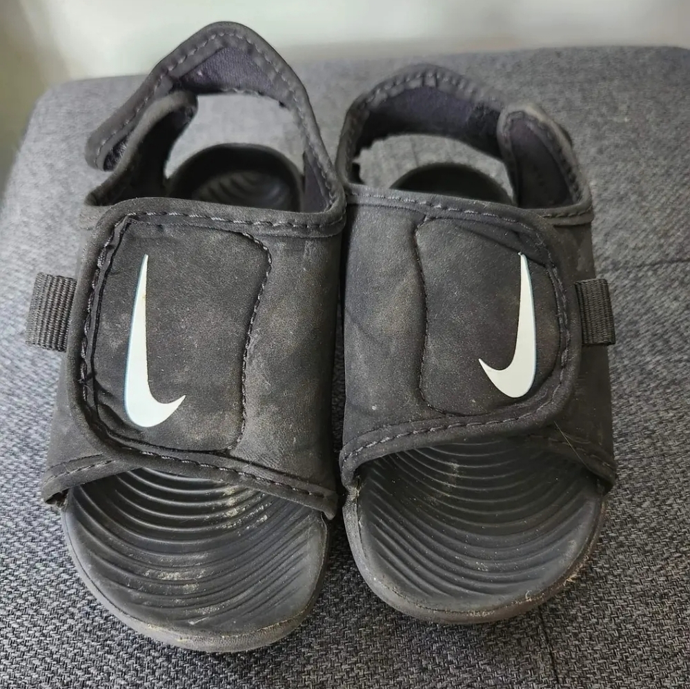 Nike sun ray sandals